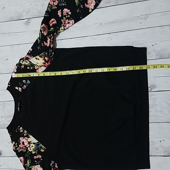 💜Shein Small floral sleeve top - Picture 3 of 6